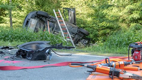 Tödlicher Tesla Unfall Im Erzgebirge Bewährungsstrafe Für Fahrerin