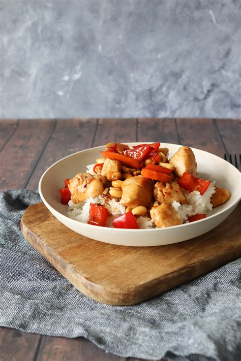 Gong Bao Chicken Kinesisk Ret Med Kylling Grøntsager Og Peanuts