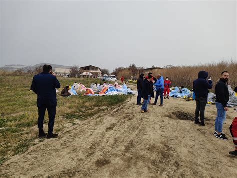 Tragico Naufragio Di Migranti A Cutro Gi Morti Tra Le Vittime Due