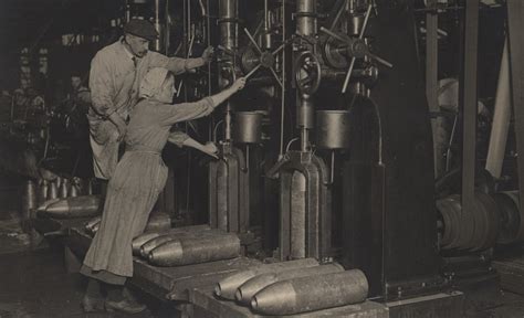 Female Munitions Workers Building Shells In Armaments Factory In Wwi