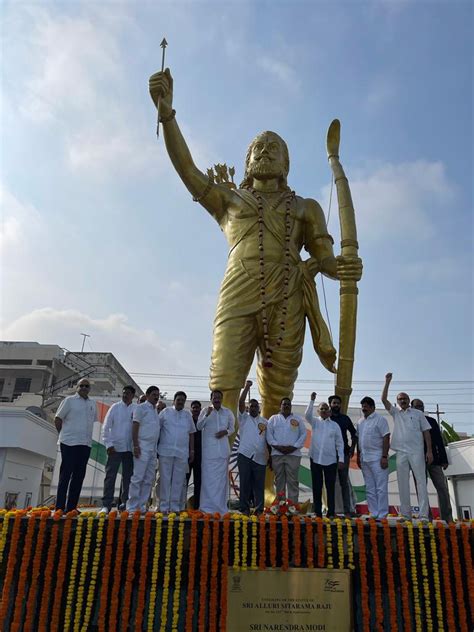 M Venkaiah Naidu On Twitter Paid Floral Tributes To The Memory Of