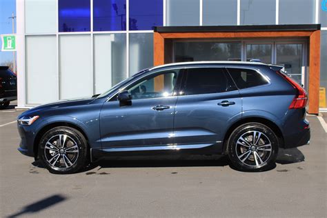 New 2020 Volvo XC60 T6 Momentum Compact Luxury Sport Utility dans ...