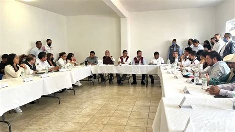 Suspenden clases presenciales en Puebla ante caída de ceniza del