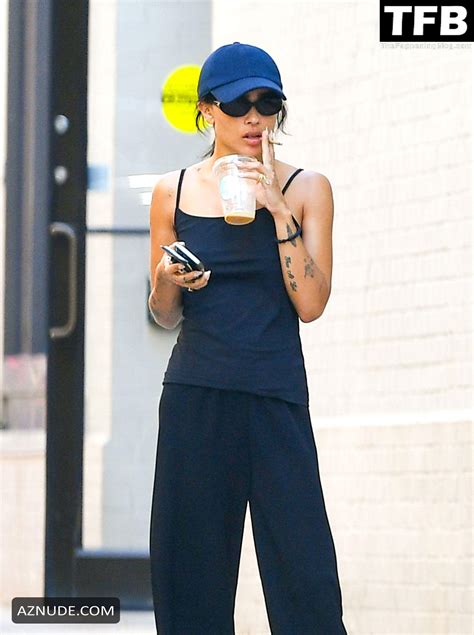 Zoe Kravitz Sexy Seen Braless Flaunting Her Slender Figure On The