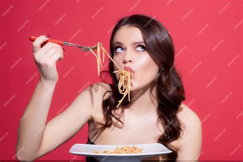 Premium Photo Italian Cuisine Concept Healthy Menu Sexy Woman Eat