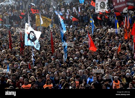 People Attend The Unveiling Ceremony A Statue Of Cuba S Argentine Born