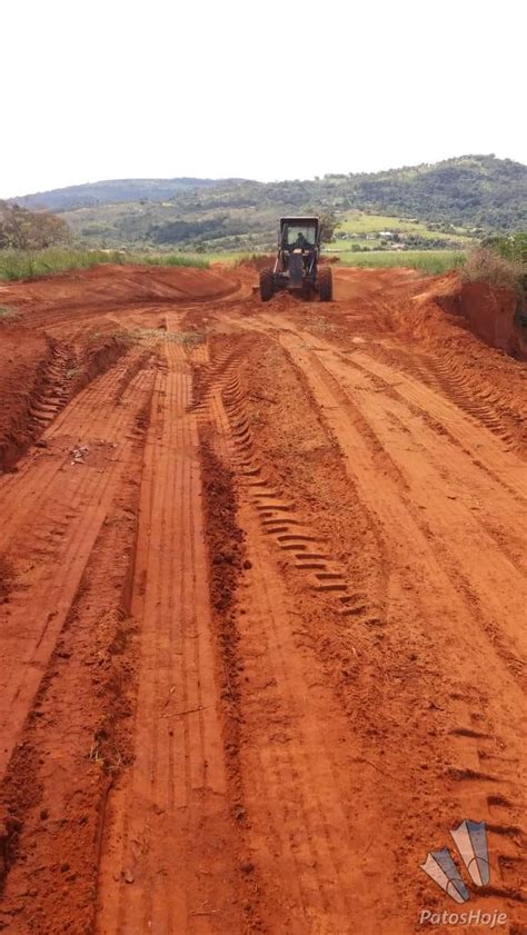 Equipes Seguem Trabalhando Para Recuperar Estradas Danificadas Pelas