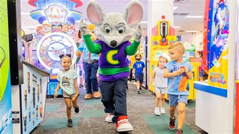 Chuck E Cheese Removes Animatronics After Recent Horror Movie Risk