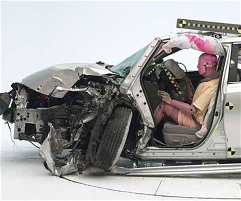 Toyota Promises Camry Safety Fix | Cars.com