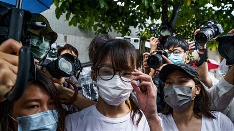 香港は「恐怖に満ちた場所」に民主活動家の周庭氏がbbcに語る Bbcニュース