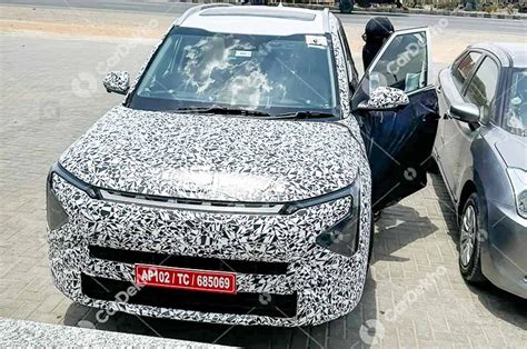 Kia Carens Facelift Spotted With More Clear Details