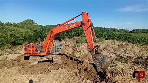 EXCAVATOR MEMBUAT JALAN DI PERKEBUNAN KELAPA SAWIT YouTube