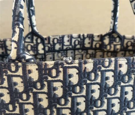 Dior Tote Bag｜女生買名牌手袋用4次後開始脫色！官方回應惹熱議 玩樂熱話 新假期