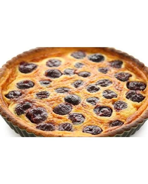 Clafoutis aux pruneaux pour 8 personnes Recettes Elle à Table