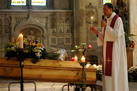 Les funérailles étapes et rites liturgiques