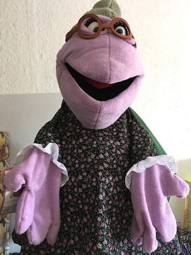 Handpuppe Oma Flönz aus der Wiwaldi Show Handpuppen Onlineshop