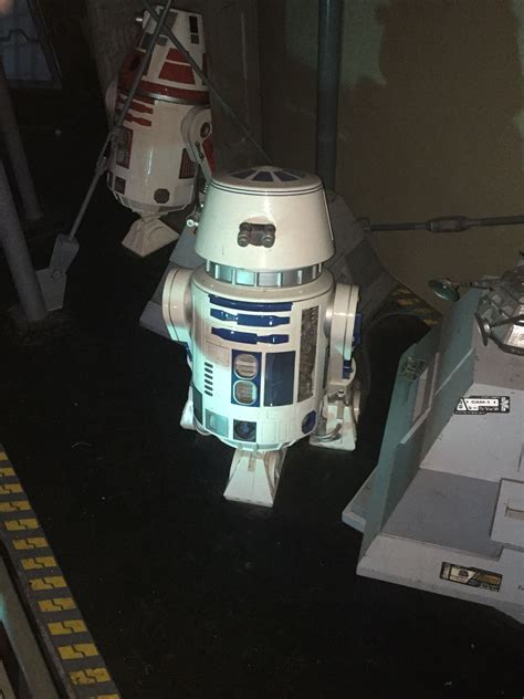 Droid S On Star Tours Star Wars Droids Star Wars Design Star Wars