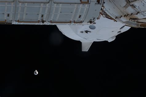 Cápsula De Abastecimiento De La Nasa Y Spacex Inicia Regreso A La Tierra