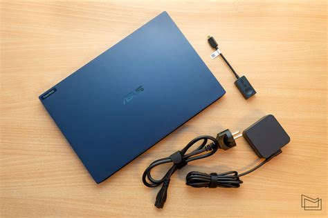 ASUS ExpertBook B5 laptop review • Mezha.Media