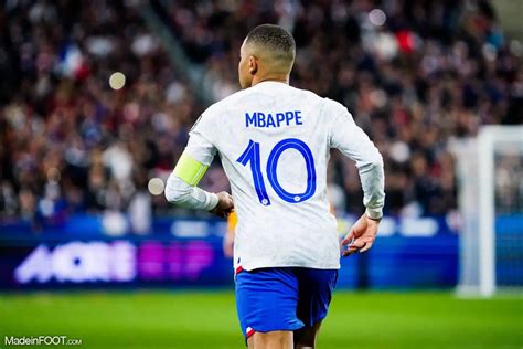 Victime de Kylian Mbappé Virgil Van Dijk sincline