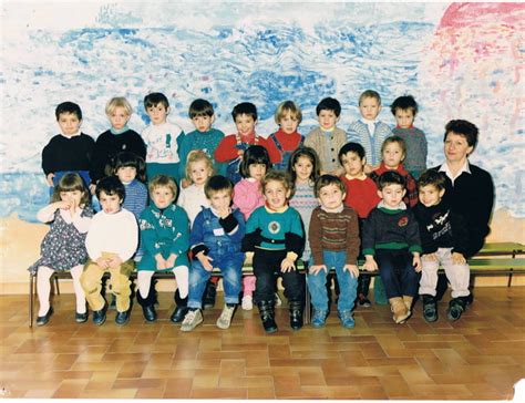 Photo De Classe Maternelle Petite Ou Moyenne Section De 1989 Ecole