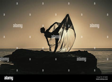 Fabric Wind Dance Hi Res Stock Photography And Images Alamy