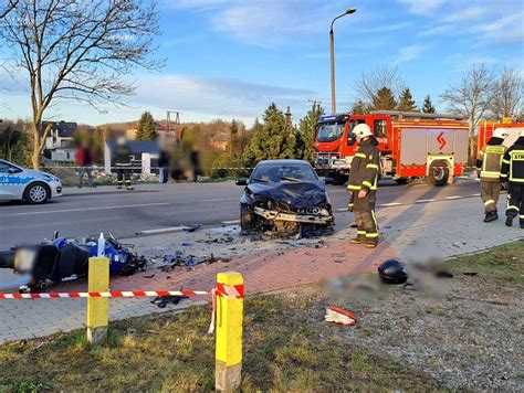 Czo Owe Zderzenie Bmw I Motocykla W Wyniku Wypadku Zgin Letni