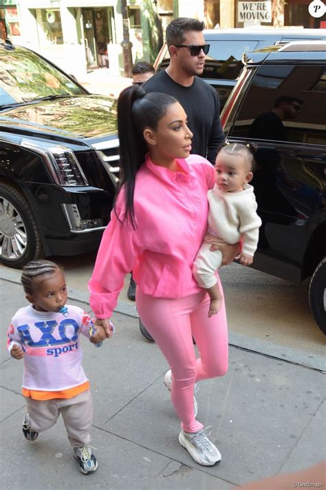 10 photos Kim Kardashian 1ère sortie avec ses trois enfants pour