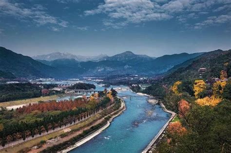 Dujiangyan Scenic Spot – China Travel Blog – It Is China