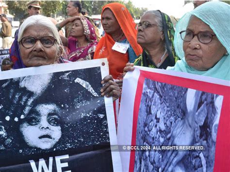 Survivors Of The Bhopal Gas Disaster Hundreds March In Bhopal Ahead