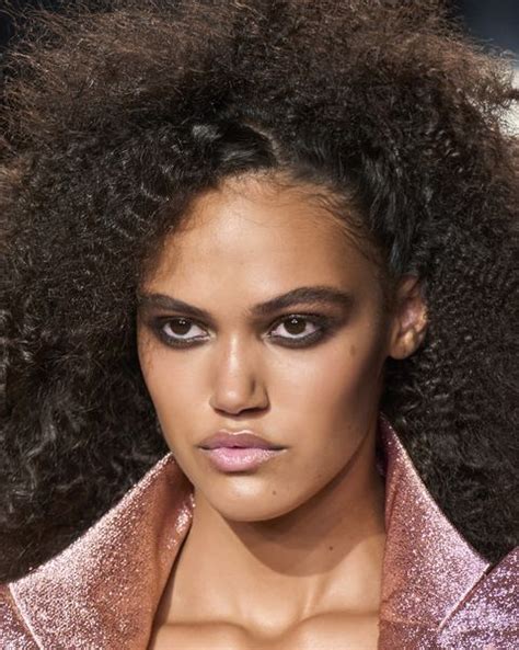 The key make-up trends from the spring/summer 2024 catwalks in 2023 ...