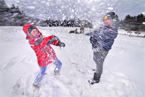 Bataille De Boules De Neige Interdite Au Bouveret 24 Heures