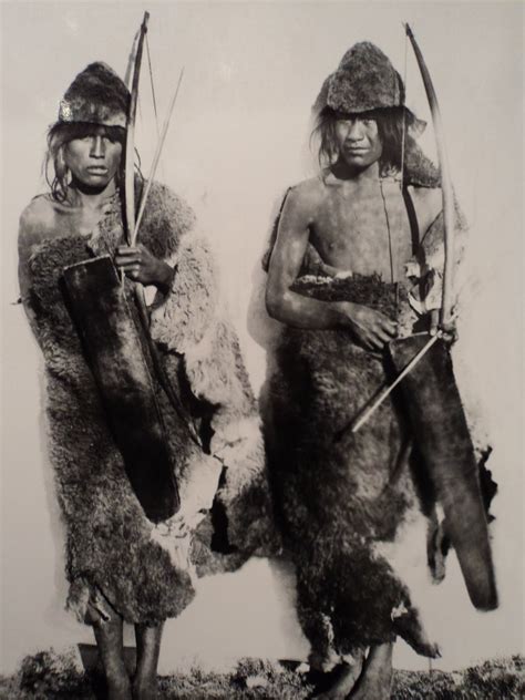 Dos J Venes Selk Nam En American Indigenous Peoples Indigenous