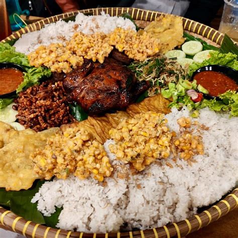 10 Nasi Uduk Enak Di Jakarta Gurihnya Bikin Kangen Nibble