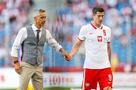 Euro Polska Cierpi W Obronie Lewandowski T Skni Za Milikiem