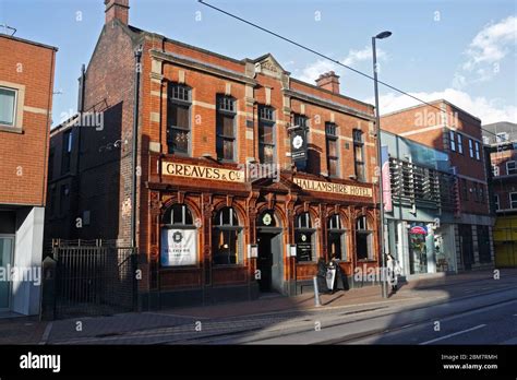 The Hallamshire Hotel Public House On West Street Sheffield City