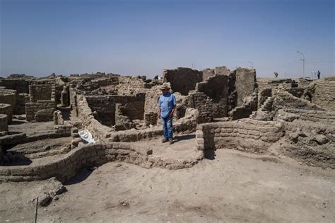 Inside Egypts Lost Golden City Thats Only Just Been Discovered