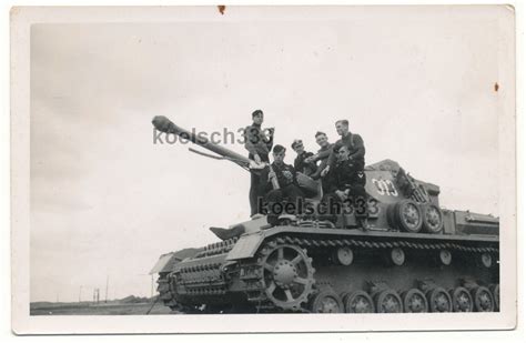 Foto Panzerm Nner Auf Panzer Iv Kampfwagen Mit Turmnummer Im