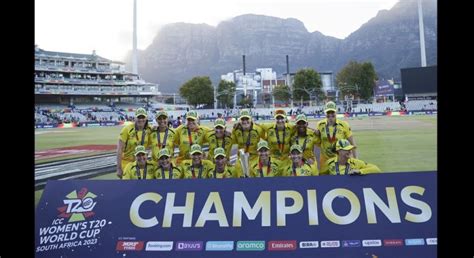 Australian women cricketers hailed as among greatest ever