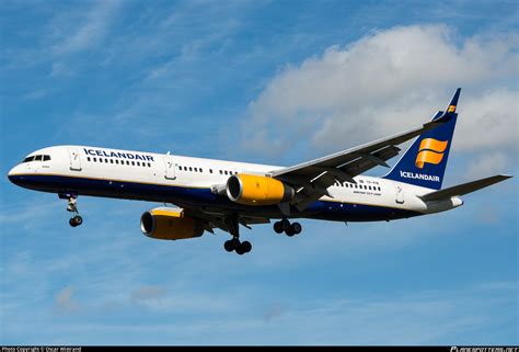 TF FIR Icelandair Boeing 757 256 WL Photo By Oscar Wistrand ID