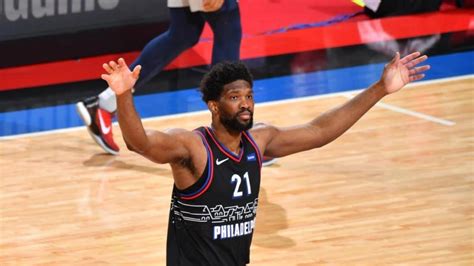 Joel Embiid Sufre Una Fractura Facial Y Deja A Los 76ers Sin Su Máxima