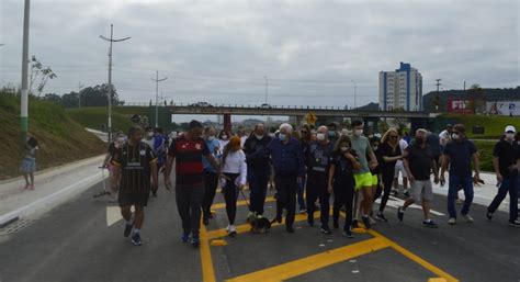 Abertura Da Margem Esquerda Da Beira Rio Inicia Caminhada Em