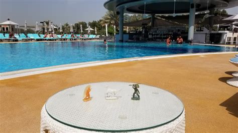 Le Royal Meridien, Dubai, UAE, poolside | Adventures of the little guys