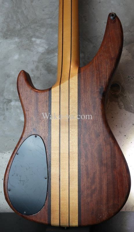 B C Rich USA Innovator Fretless Bass 95 和久屋