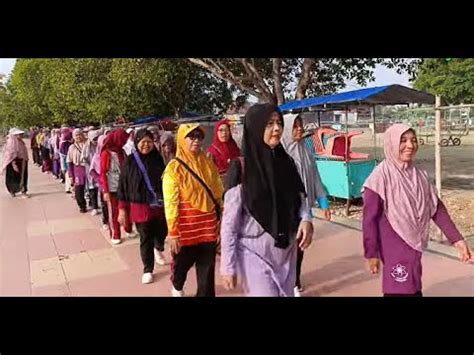 Jalan Keliling Alun Alun X Sambil Hafalan Doa Melihat Ka Bah Pertama