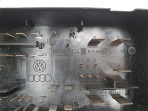 Caja De Fusibles Volkswagen Touran Fsi V K H Vw Ag