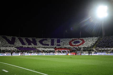 Fiorentina Bologna Partita La Vendita Dei Biglietti Per I Quarti Di