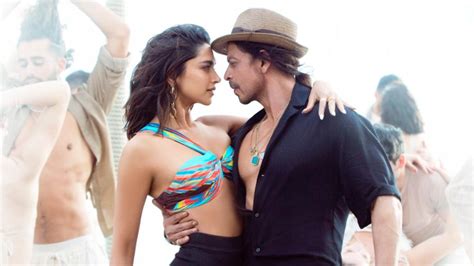 Pathaan Shah Rukh Khan S Drool Worthy Abs Deepika Padukone S