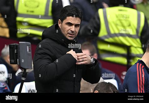 Mikel Arteta Hi Res Stock Photography And Images Alamy