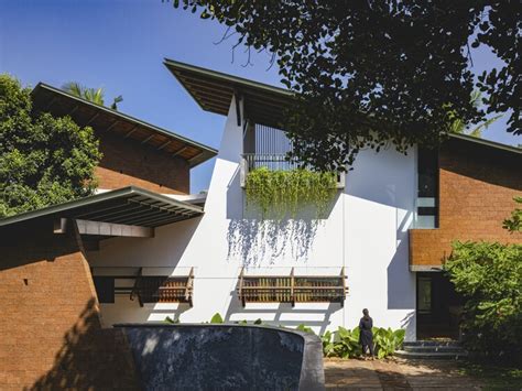 Chola House / Art on Architecture | ArchDaily